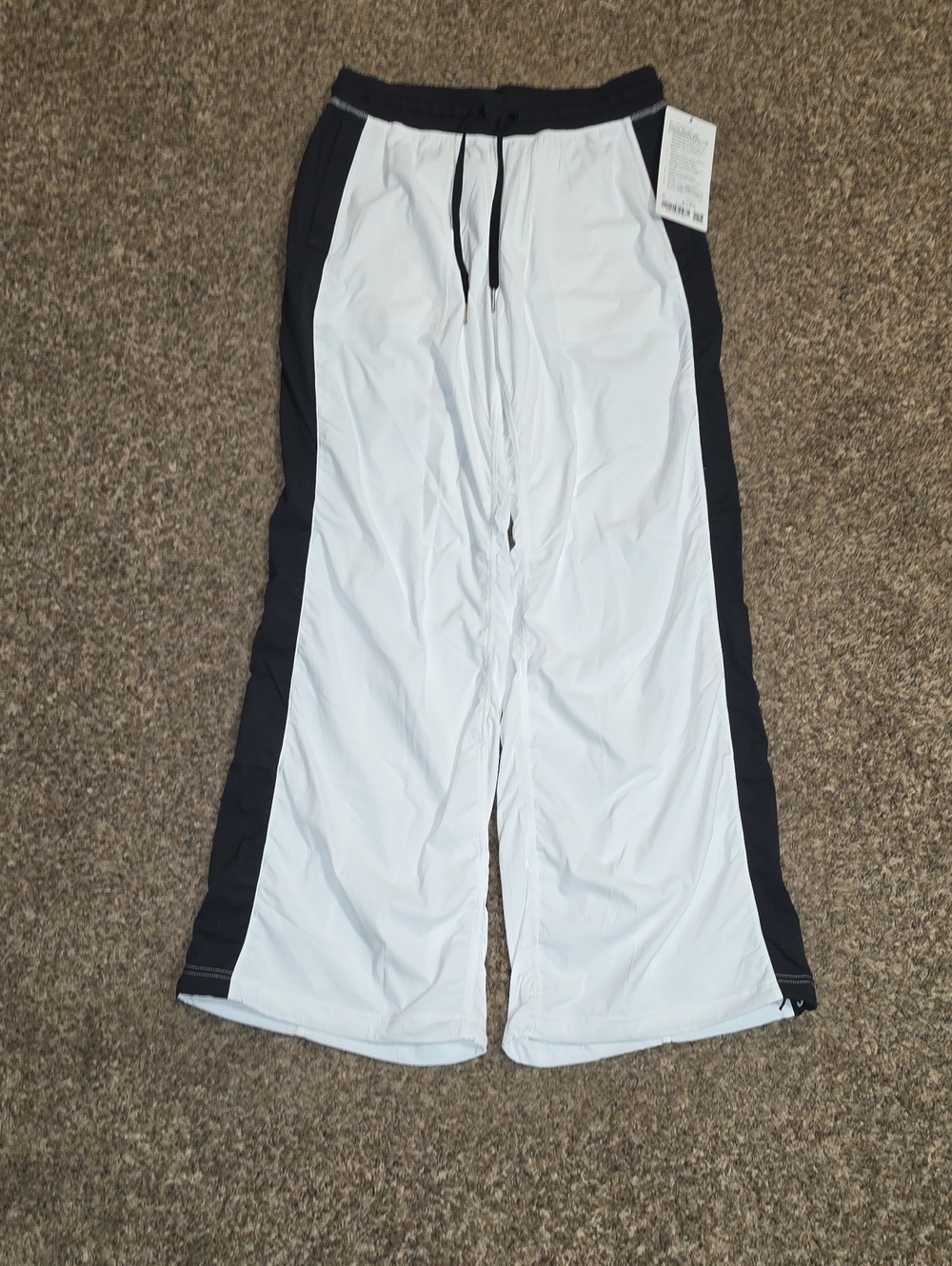 Lululemon Dance Studio MR Oversized-Fit Pant CB! SZ Small! WHT/BLK!